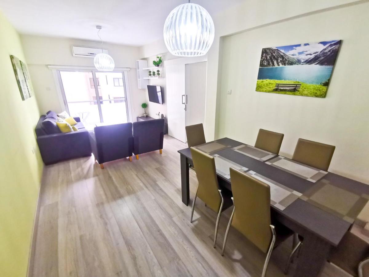 Beach-A-Holic Apartment, 2 Min Distance From Larnaca Marina ภายนอก รูปภาพ